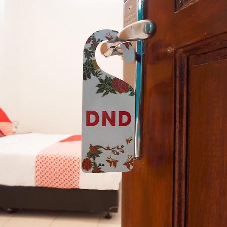 Oyo 1978 Pondok Indah Residence 메단 외부 사진